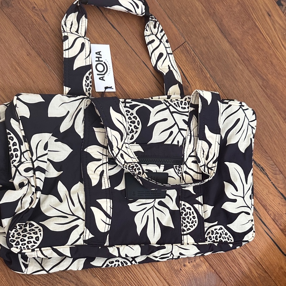 ALOHAS Black and White Floral Tote